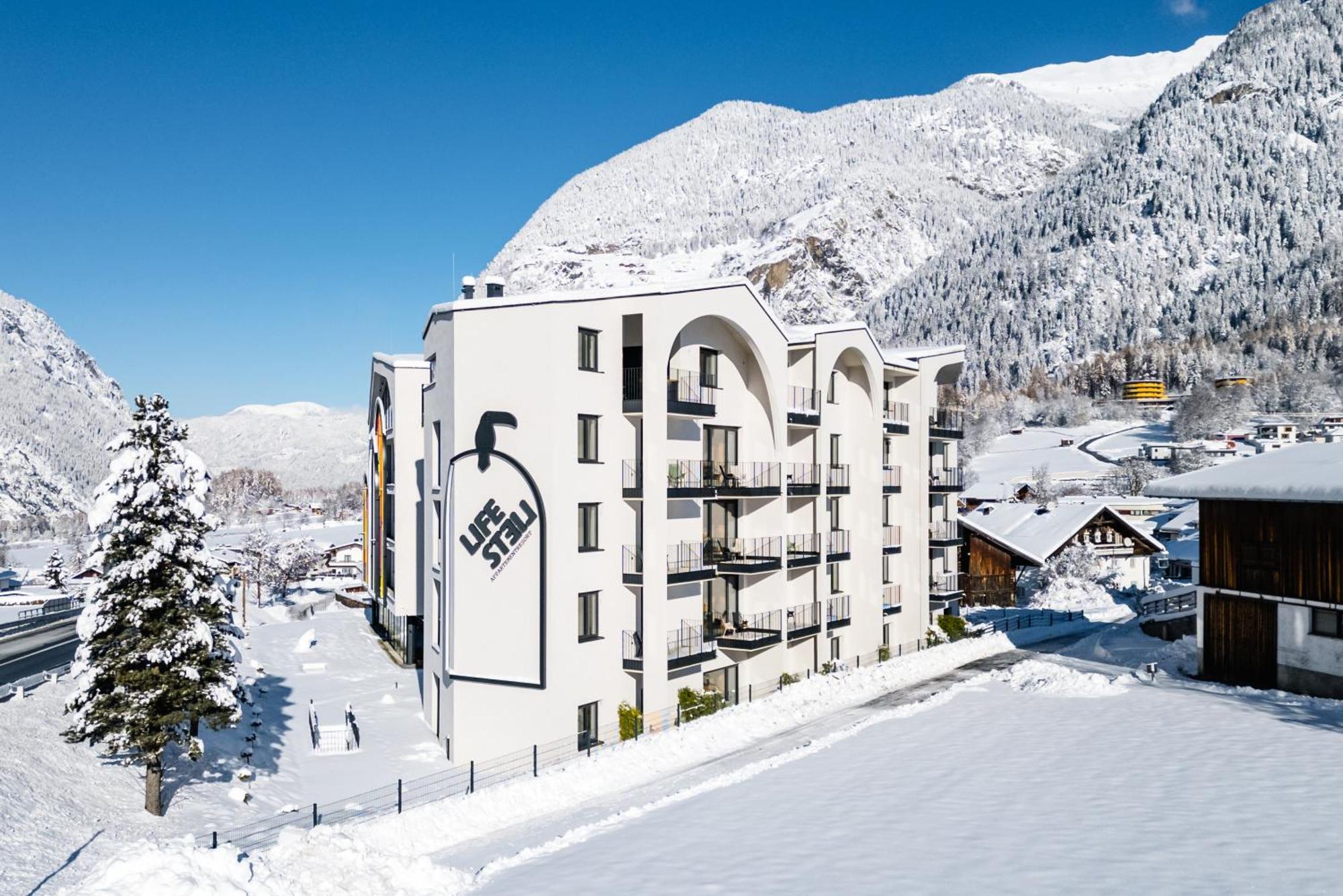 Lifesteil Aparthotel Umhausen Kültér fotó